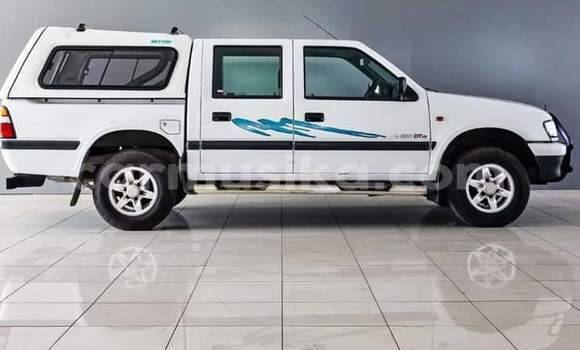 Buy Used Isuzu KB White Car in Beitbridge in Matabeleland South Buy Used Isuzu KB White Car in Beitbridge in Matabeleland South