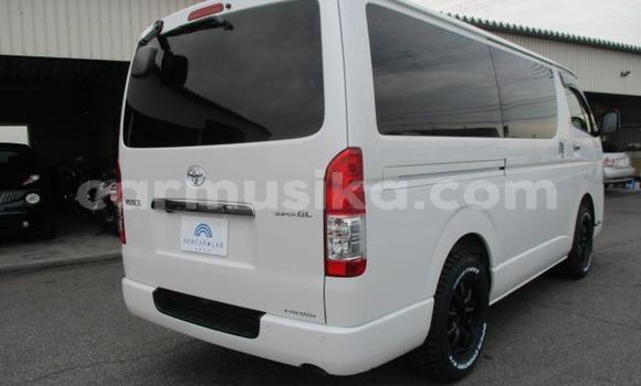 Tenga Tsaru Toyota Hiace Chena Mota in Beitbridge in Matabeleland South Tenga Tsaru Toyota Hiace Chena Mota in Beitbridge in Matabeleland South