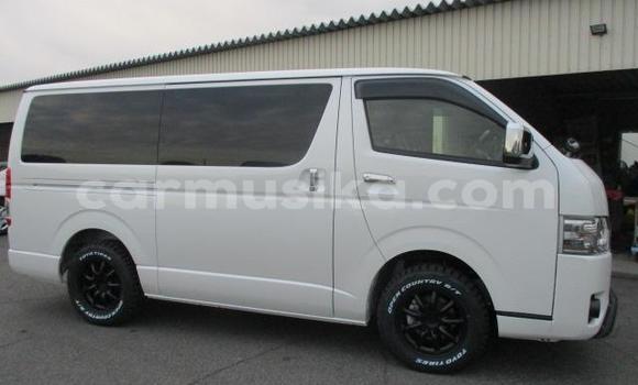 Tenga Tsaru Toyota Hiace Chena Mota in Beitbridge in Matabeleland South Tenga Tsaru Toyota Hiace Chena Mota in Beitbridge in Matabeleland South