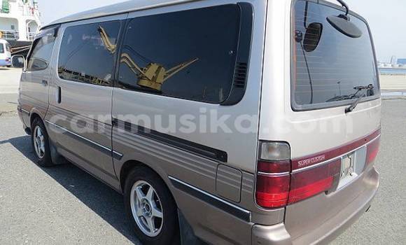 Acheter Occasion Voiture Toyota Hiace Autre à Beitbridge, Matabeleland South Acheter Occasion Voiture Toyota Hiace Autre à Beitbridge, Matabeleland South