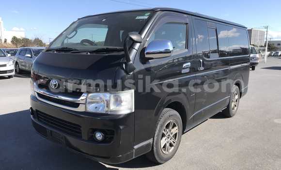 Buy Used Toyota Hiace White Car in Beitbridge in Matabeleland South Buy Used Toyota Hiace White Car in Beitbridge in Matabeleland South
