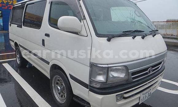 Acheter Occasion Voiture Toyota Hiace Blanc à Beitbridge, Matabeleland South
