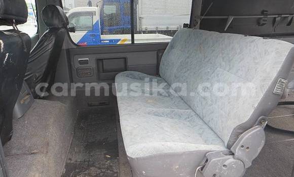 Buy Used Toyota Hiace White Car in Beitbridge in Matabeleland South Buy Used Toyota Hiace White Car in Beitbridge in Matabeleland South