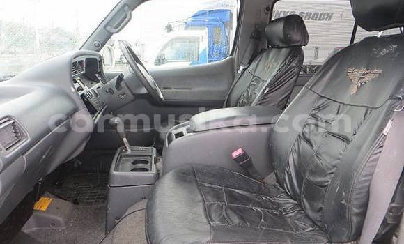 Buy Used Toyota Hiace White Car in Beitbridge in Matabeleland South Buy Used Toyota Hiace White Car in Beitbridge in Matabeleland South