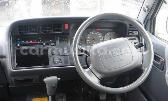 Buy Used Toyota Hiace White Car in Beitbridge in Matabeleland South Buy Used Toyota Hiace White Car in Beitbridge in Matabeleland South