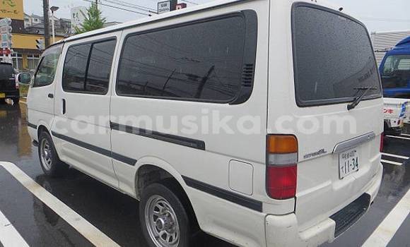 Buy Used Toyota Hiace White Car in Beitbridge in Matabeleland South Buy Used Toyota Hiace White Car in Beitbridge in Matabeleland South