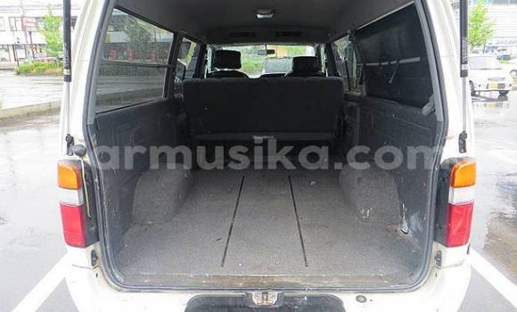 Buy Used Toyota Hiace White Car in Beitbridge in Matabeleland South Buy Used Toyota Hiace White Car in Beitbridge in Matabeleland South