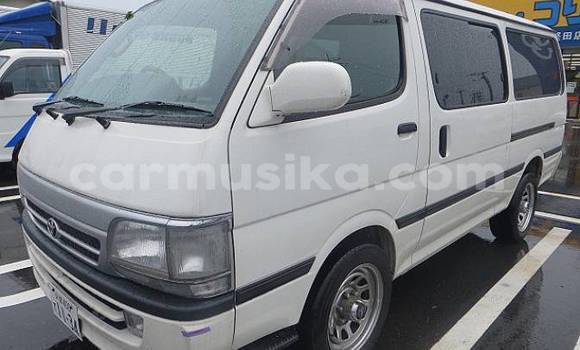 Buy Used Toyota Hiace White Car in Beitbridge in Matabeleland South Buy Used Toyota Hiace White Car in Beitbridge in Matabeleland South