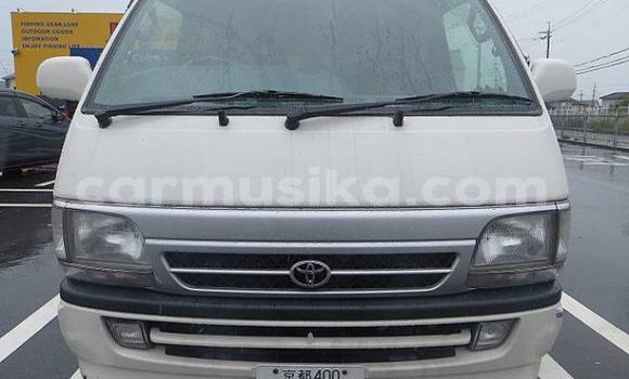 Buy Used Toyota Hiace White Car in Beitbridge in Matabeleland South Buy Used Toyota Hiace White Car in Beitbridge in Matabeleland South