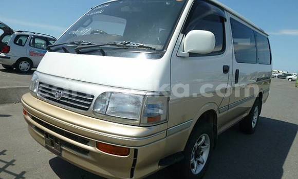 Nunua Ilio tumika Toyota Hiace Nyingine Gari ndani ya Beitbridge nchini Matabeleland Kusini Nunua Ilio tumika Toyota Hiace Nyingine Gari ndani ya Beitbridge nchini Matabeleland Kusini