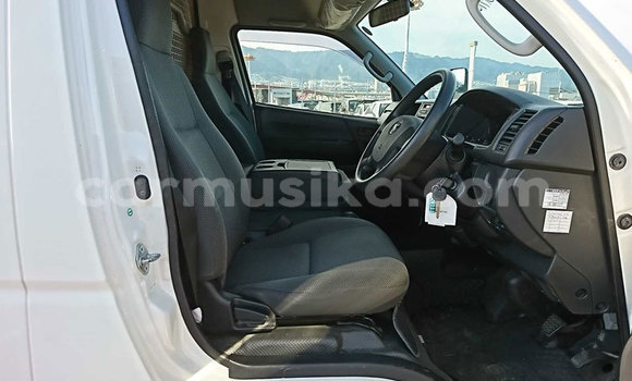 Buy Used Toyota Hiace Other Car in Beitbridge in Matabeleland South Buy Used Toyota Hiace Other Car in Beitbridge in Matabeleland South