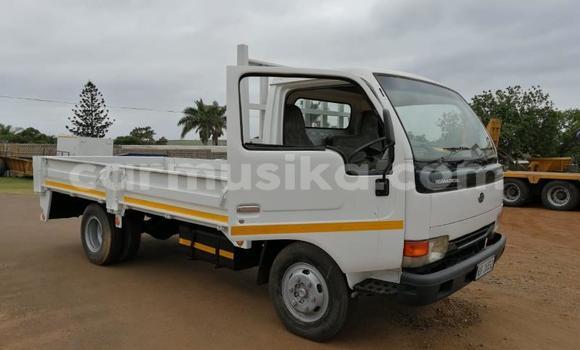 Acheter Occasion Utilitaire Mitsubishi Canter Blanc à Harare, Harare Acheter Occasion Utilitaire Mitsubishi Canter Blanc à Harare, Harare