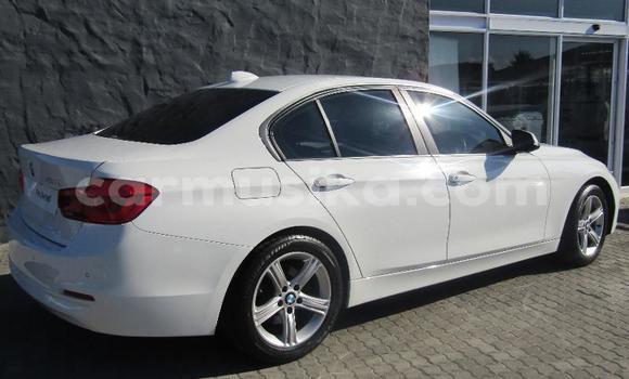 Acheter Occasion Voiture BMW 3–Series Blanc à Beitbridge, Matabeleland South Acheter Occasion Voiture BMW 3–Series Blanc à Beitbridge, Matabeleland South