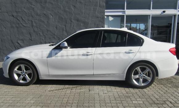 Acheter Occasion Voiture BMW 3–Series Blanc à Beitbridge, Matabeleland South Acheter Occasion Voiture BMW 3–Series Blanc à Beitbridge, Matabeleland South