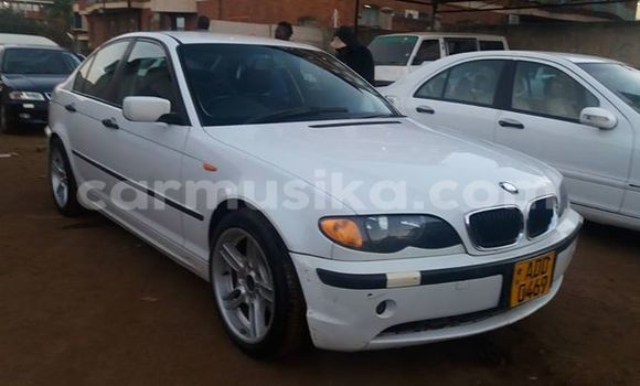 Nunua Ilio tumika BMW 3–Series Nyeupe Gari ndani ya Alexandra Park nchini Harare