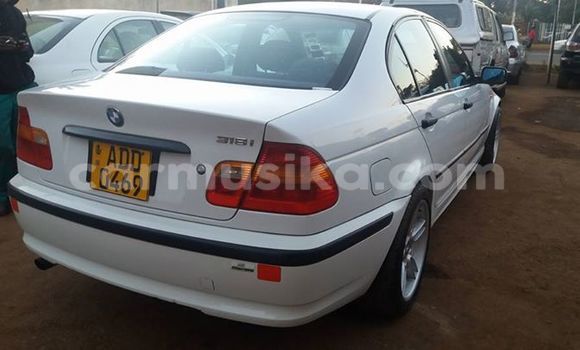 Tenga Tsaru BMW 3–Series Chena Mota in Alexandra Park in Harare Tenga Tsaru BMW 3–Series Chena Mota in Alexandra Park in Harare