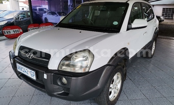 Nunua Ilio tumika Hyundai Tucson Nyeupe Gari ndani ya Bulawayo nchini Bulawayo Nunua Ilio tumika Hyundai Tucson Nyeupe Gari ndani ya Bulawayo nchini Bulawayo