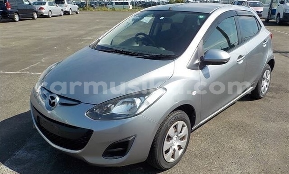 Acheter Occasion Voiture Mazda Demio Gris à Beitbridge, Matabeleland South