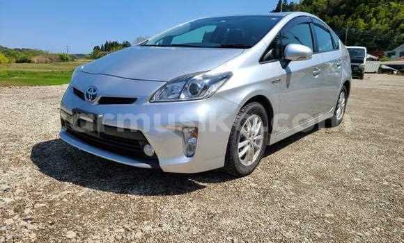 Nunua Ilio tumika Toyota Prius Fedha Gari ndani ya Beitbridge nchini Matabeleland Kusini