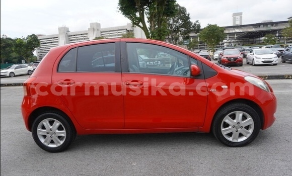 Acheter Occasion Voiture Toyota Yaris Rouge à Beitbridge, Matabeleland South Acheter Occasion Voiture Toyota Yaris Rouge à Beitbridge, Matabeleland South