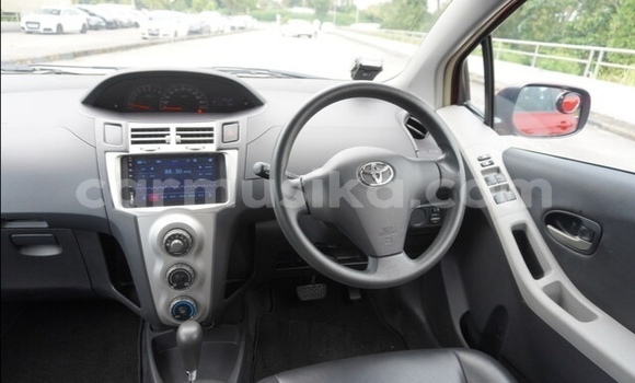 Acheter Occasion Voiture Toyota Yaris Rouge à Beitbridge, Matabeleland South Acheter Occasion Voiture Toyota Yaris Rouge à Beitbridge, Matabeleland South