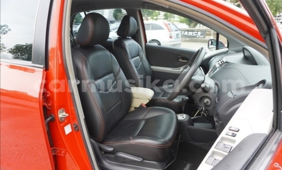Acheter Occasion Voiture Toyota Yaris Rouge à Beitbridge, Matabeleland South Acheter Occasion Voiture Toyota Yaris Rouge à Beitbridge, Matabeleland South
