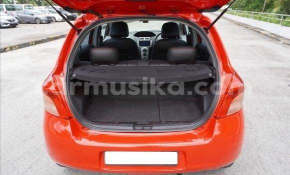 Acheter Occasion Voiture Toyota Yaris Rouge à Beitbridge, Matabeleland South Acheter Occasion Voiture Toyota Yaris Rouge à Beitbridge, Matabeleland South