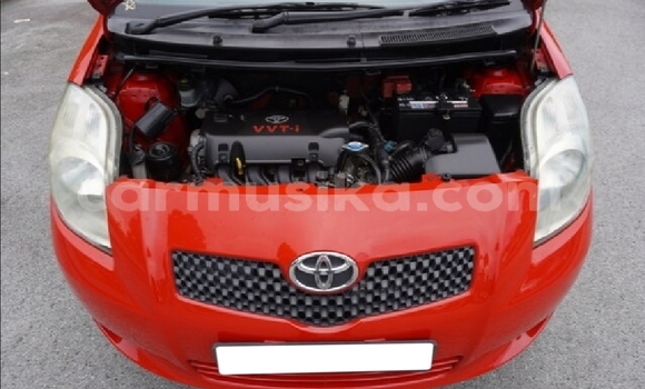 Acheter Occasion Voiture Toyota Yaris Rouge à Beitbridge, Matabeleland South Acheter Occasion Voiture Toyota Yaris Rouge à Beitbridge, Matabeleland South