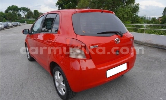 Acheter Occasion Voiture Toyota Yaris Rouge à Beitbridge, Matabeleland South Acheter Occasion Voiture Toyota Yaris Rouge à Beitbridge, Matabeleland South