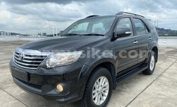 Buy Used Toyota Fortuner Black Car in Beitbridge in Matabeleland South