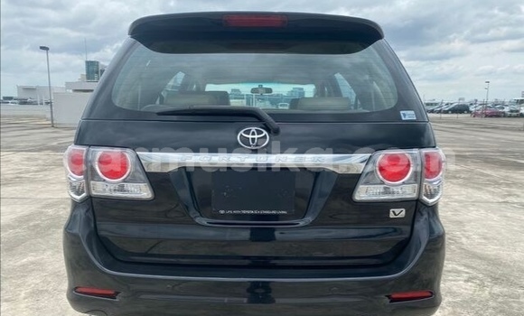 Acheter Occasion Voiture Toyota Fortuner Noir à Beitbridge, Matabeleland South Acheter Occasion Voiture Toyota Fortuner Noir à Beitbridge, Matabeleland South