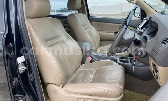 Acheter Occasion Voiture Toyota Fortuner Noir à Beitbridge, Matabeleland South Acheter Occasion Voiture Toyota Fortuner Noir à Beitbridge, Matabeleland South