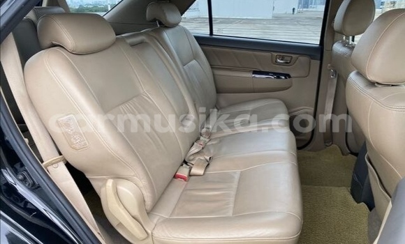 Acheter Occasion Voiture Toyota Fortuner Noir à Beitbridge, Matabeleland South Acheter Occasion Voiture Toyota Fortuner Noir à Beitbridge, Matabeleland South