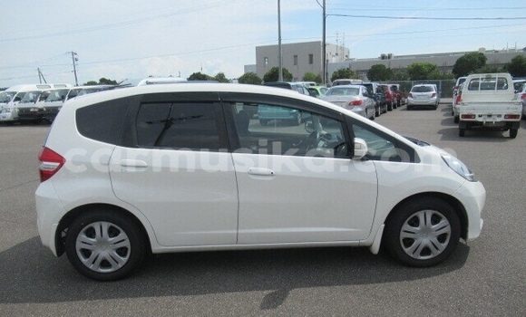 Acheter Occasion Voiture Honda Fit Blanc à Beitbridge, Matabeleland South Acheter Occasion Voiture Honda Fit Blanc à Beitbridge, Matabeleland South
