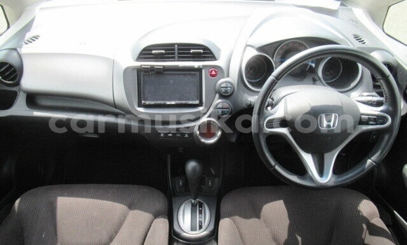 Acheter Occasion Voiture Honda Fit Blanc à Beitbridge, Matabeleland South Acheter Occasion Voiture Honda Fit Blanc à Beitbridge, Matabeleland South