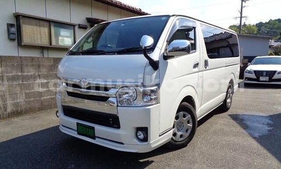Tenga Tsaru Toyota Hiace Chena Mota in Beitbridge in Matabeleland South
