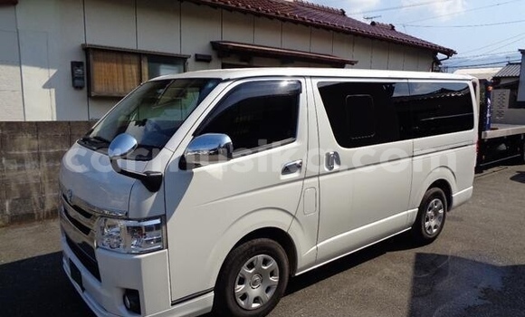 Acheter Occasion Voiture Toyota Hiace Blanc à Beitbridge, Matabeleland South Acheter Occasion Voiture Toyota Hiace Blanc à Beitbridge, Matabeleland South