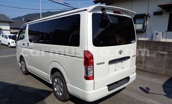Acheter Occasion Voiture Toyota Hiace Blanc à Beitbridge, Matabeleland South Acheter Occasion Voiture Toyota Hiace Blanc à Beitbridge, Matabeleland South