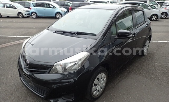 Nunua Ilio tumika Toyota Vitz Nyeusi Gari ndani ya Beitbridge nchini Matabeleland Kusini