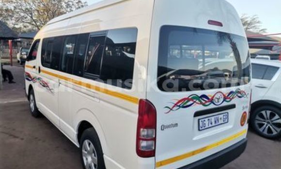 Acheter Occasion Voiture Toyota Hiace Blanc à Beitbridge, Matabeleland South Acheter Occasion Voiture Toyota Hiace Blanc à Beitbridge, Matabeleland South