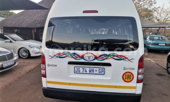 Acheter Occasion Voiture Toyota Hiace Blanc à Beitbridge, Matabeleland South Acheter Occasion Voiture Toyota Hiace Blanc à Beitbridge, Matabeleland South