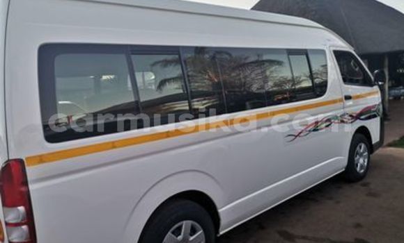 Acheter Occasion Voiture Toyota Hiace Blanc à Beitbridge, Matabeleland South Acheter Occasion Voiture Toyota Hiace Blanc à Beitbridge, Matabeleland South