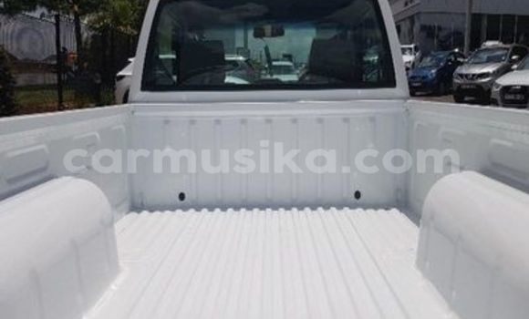 Buy Used Nissan NP 300 White Car in Beitbridge in Matabeleland South Buy Used Nissan NP 300 White Car in Beitbridge in Matabeleland South