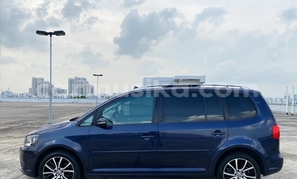 Acheter Occasion Voiture Volkswagen Touran Bleu à Beitbridge, Matabeleland South Acheter Occasion Voiture Volkswagen Touran Bleu à Beitbridge, Matabeleland South
