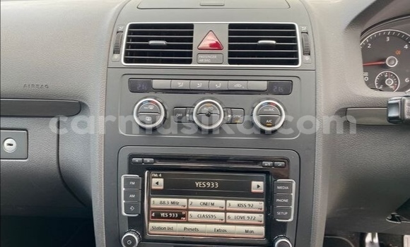 Acheter Occasion Voiture Volkswagen Touran Bleu à Beitbridge, Matabeleland South Acheter Occasion Voiture Volkswagen Touran Bleu à Beitbridge, Matabeleland South