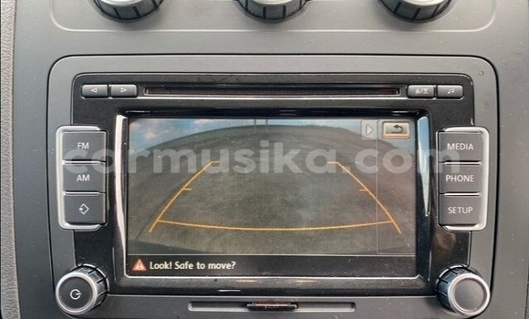 Acheter Occasion Voiture Volkswagen Touran Bleu à Beitbridge, Matabeleland South Acheter Occasion Voiture Volkswagen Touran Bleu à Beitbridge, Matabeleland South