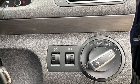 Acheter Occasion Voiture Volkswagen Touran Bleu à Beitbridge, Matabeleland South Acheter Occasion Voiture Volkswagen Touran Bleu à Beitbridge, Matabeleland South