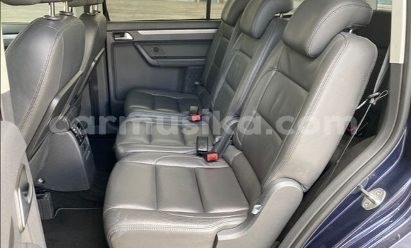 Acheter Occasion Voiture Volkswagen Touran Bleu à Beitbridge, Matabeleland South Acheter Occasion Voiture Volkswagen Touran Bleu à Beitbridge, Matabeleland South