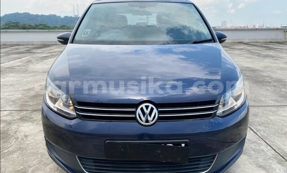 Acheter Occasion Voiture Volkswagen Touran Bleu à Beitbridge, Matabeleland South Acheter Occasion Voiture Volkswagen Touran Bleu à Beitbridge, Matabeleland South
