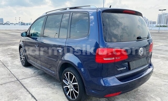 Acheter Occasion Voiture Volkswagen Touran Bleu à Beitbridge, Matabeleland South Acheter Occasion Voiture Volkswagen Touran Bleu à Beitbridge, Matabeleland South